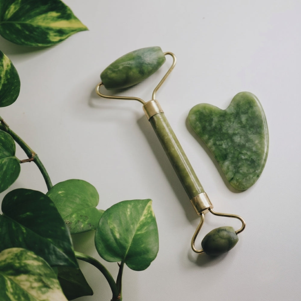 Jade Facial Ritual Set - The Ultimate Cooling & Sculpting Essential for Radiant Skin.